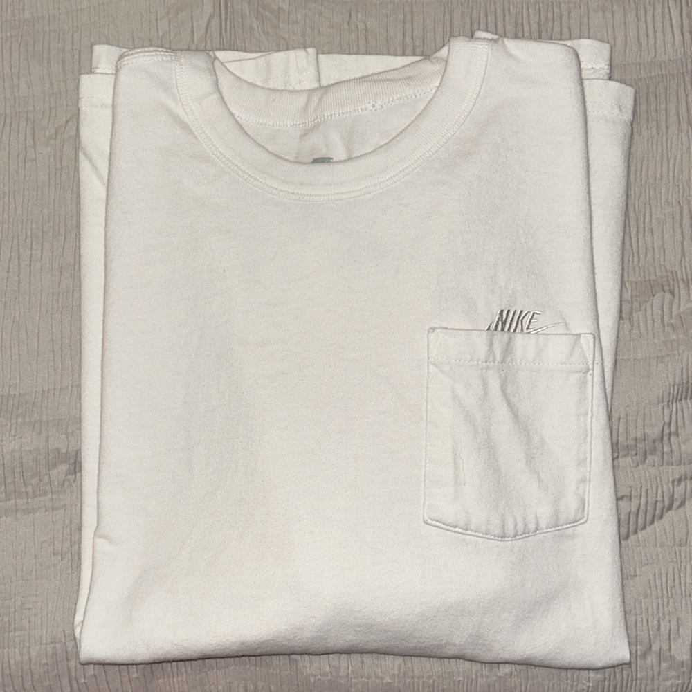 Men’s XL white Nike long sleeve shirt